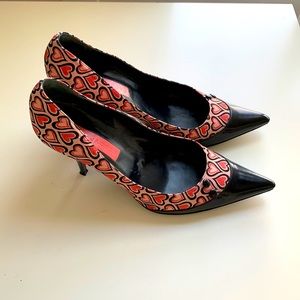 Marc Jacobs  size 11  collectable super cute heart pumps